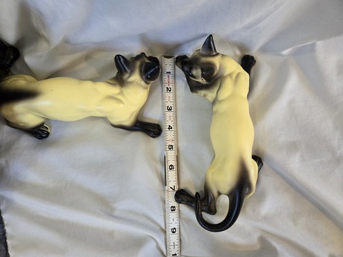 Vintage Siamese Cats Figurine Blue Eyes 9” Crouching/Lying Yellow Japan (Y) - Picture 9 of 9