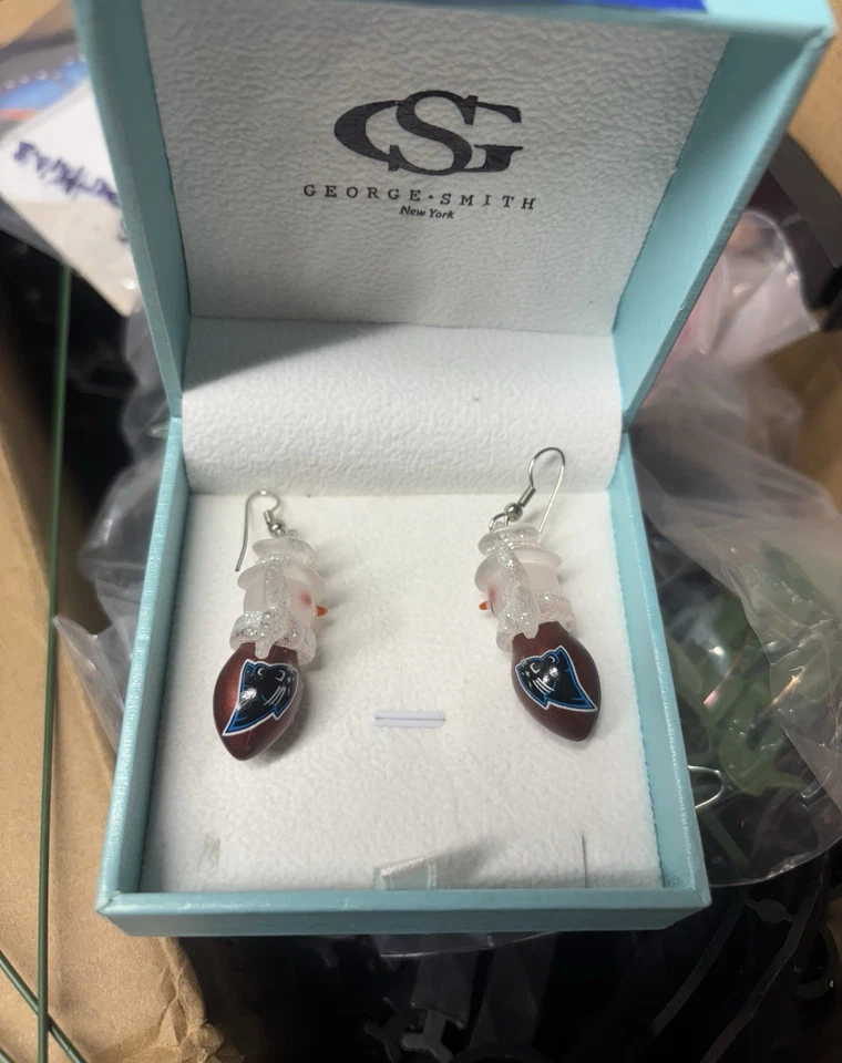 Pendientes de hombre de nieve de Carolina Panthers de la NFL Foto 3 de 3