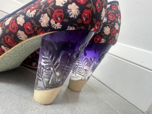 ELECCIÓN IRREGULAR Ozzy Rojo Azul Floral Tacones Arco Zapatos Talla UK 7 EU 41 - Imagen 8 de 11