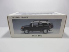 1:18 AutoArt Millennium Toyota FJ Cruiser GSJ15W Black x White Roof Model Car