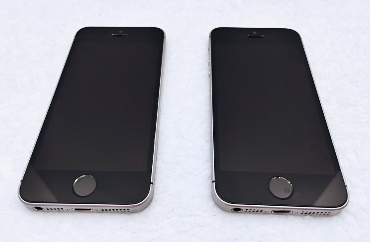 2 Apple iPhones SE - 1st Generation - Silver (Parts Only) | eBay