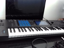 AKAI MPC KEY 61 B04039317