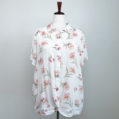 Torrid Ivory Summer Floral Twist-Front Crepe Short Sleeve Shirt