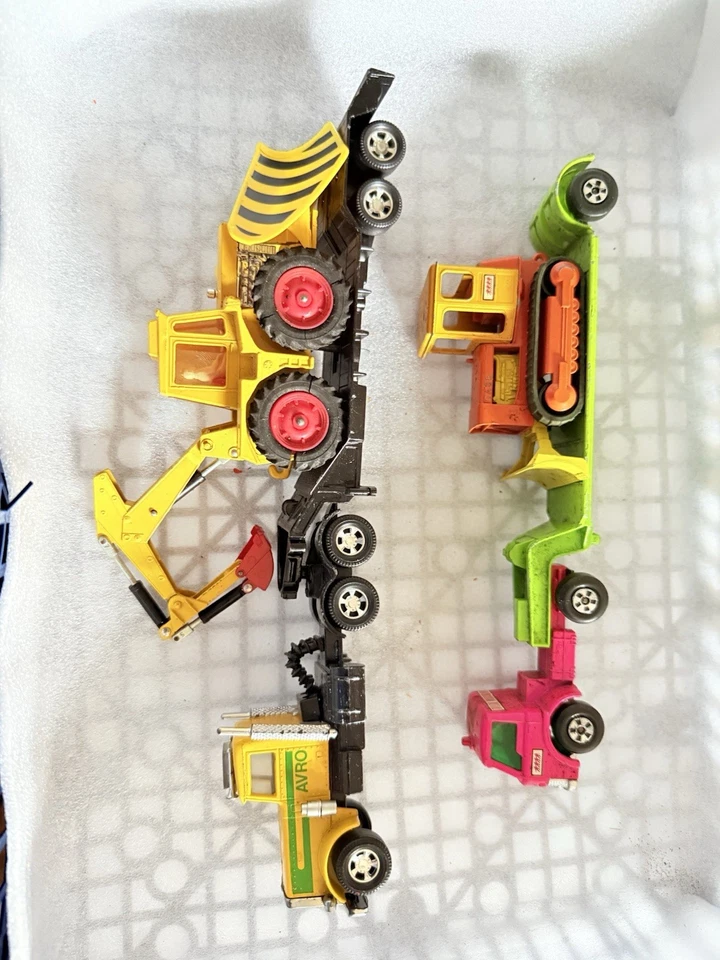 Cargador bajo Matchbox Super Kings K17 Ford D800 Dyson y cargador bajo Peterbuilt Foto 3 de 4