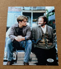 FOTO 8X10 FIRMADA POR MATT DAMON DE CAZA DE BUENA VOLUNTAD CERTIFICADO DE AUTENTICIDAD PSA/ADN FIRMADA A MANO