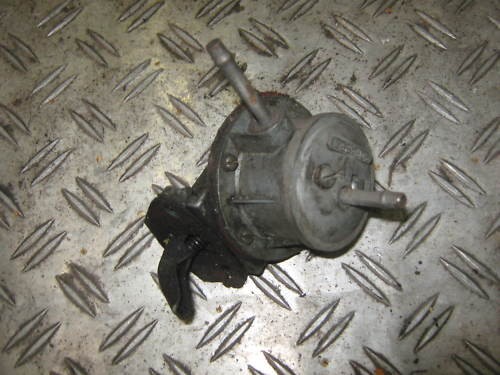 Citroen 2CV, mechanische Kraftstoffpumpe