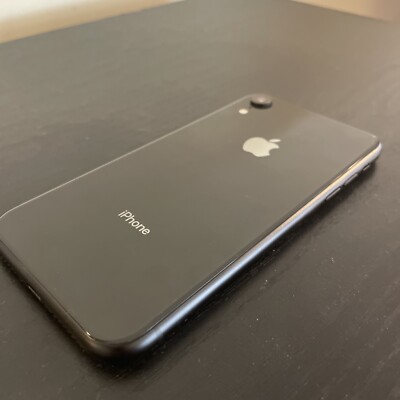 Apple iPhone XR - 64GB (Unlocked) Excellent Condition - Model