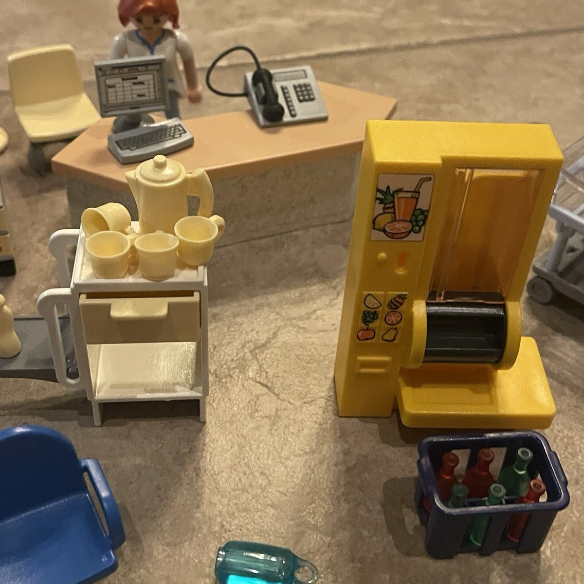 Playmobil 4404 Children's Hospital FIGURES & Furniture (FOR