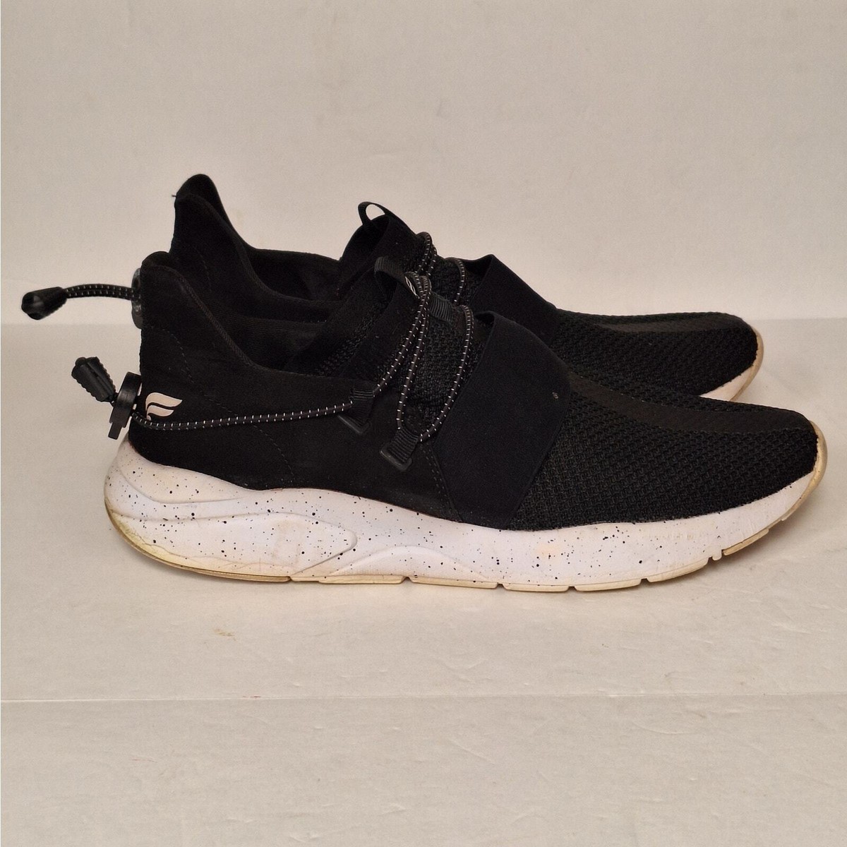 Fabletics Womens Zuma Studio Sneaker II 10 Black White Slip On