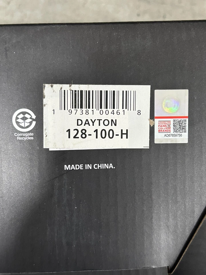 UNIVERSIDAD DE DAYTON FLYERS CASCO INFLABLE CASCO DE PATIO BROTES AL AIRE LIBRE Foto 4 de 4