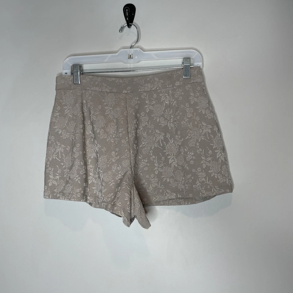 Mini Pantalones Cortos Free People Floral Bordado Plisado Frontal Gris Piedra Beige 4 Foto 3 de 4