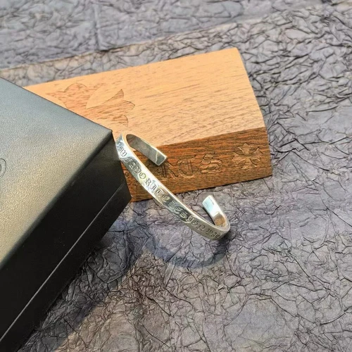 CHROME HEARTS Bracciale lettera retrò cuori classici cromati