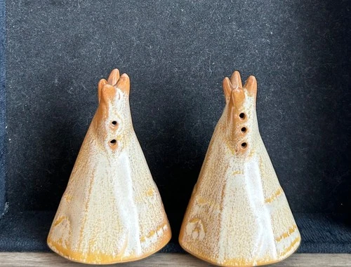Rare Vintage Frankoma Pottery Ceramic Teepee Salt & Pepper Shaker Set  Cream/Tan