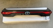 2021-2023 Toyota Venza Back Door Garnish Lift Gate Light Bar Oem 76801-48540 2021-2023 Toyota Venza Back Door Garnish Lift Gate Light Bar Oem 76801-48540