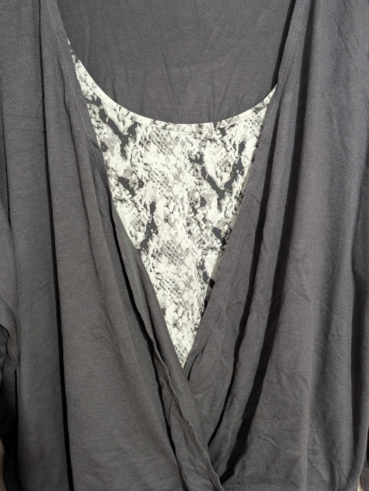 女式 Belle Kim Gravel 长袖衬衫上衣衬衫加大码 4X 灰色 — 第 4/4 张图片