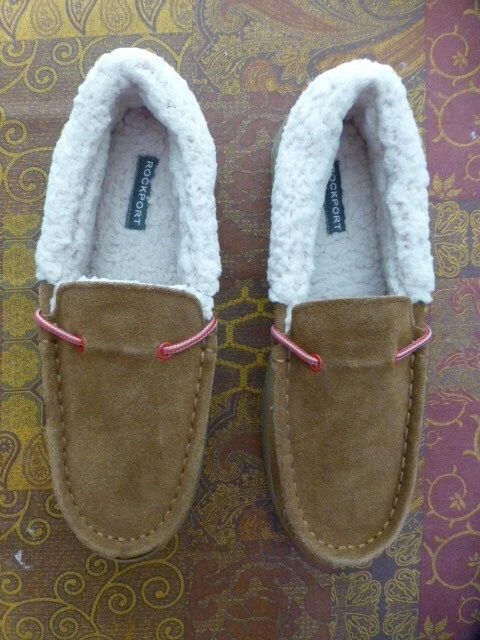 Chinelos Rockport novo na caixa camurça canela espuma com memória indoor outdoor 9 médio - Imagem 2 de 4