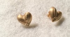 Vintage 14K Yellow Gold Heart Shaped Textured Stud Earrings