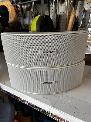 Bose 151 SE Outdoor Environmental Speakers White With Mounting Brackets Pair