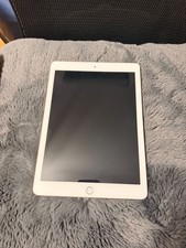 Apple iPad 6th Generation A1893 32 GB, Wi-Fi, 9.7 in - Gold