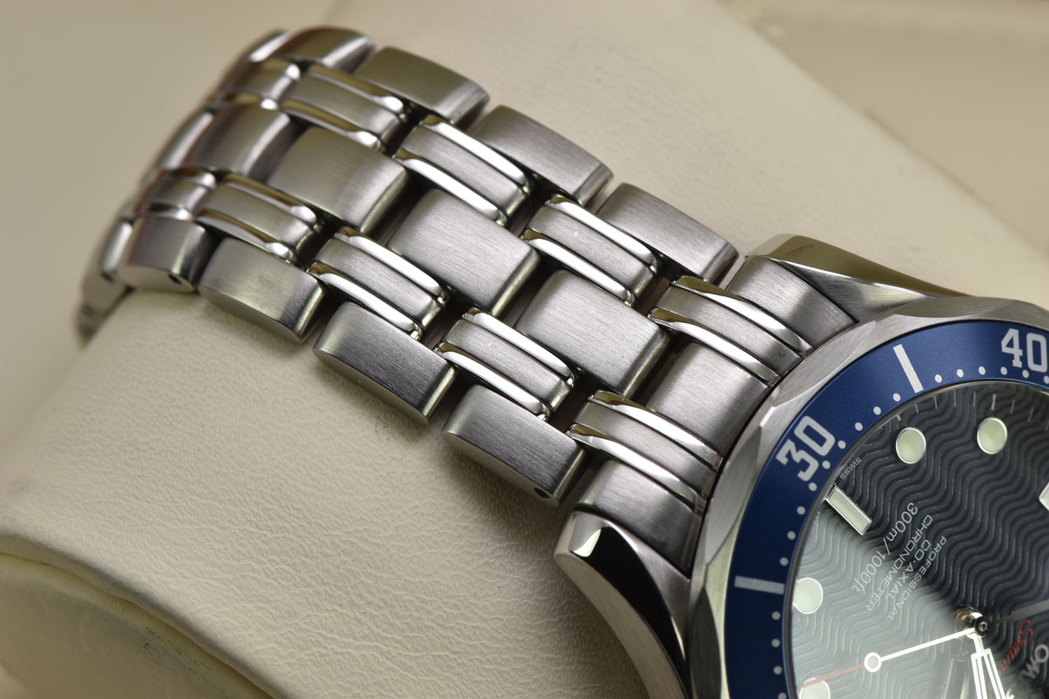 Omega Red Seamaster Professional 300M Co-Axial Automatic Blue Dial 41MM 2220.80 image 3
