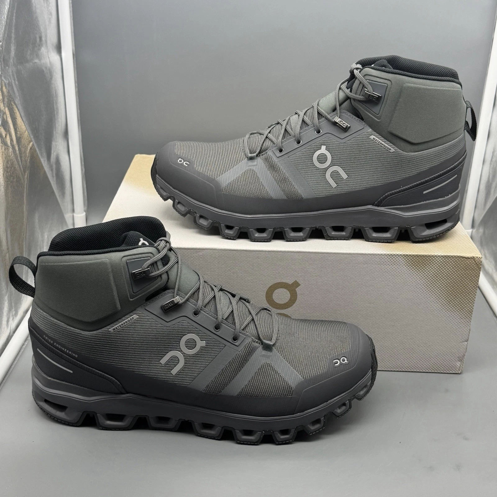 On Cloudrock Waterproof Men’s 10.5 Trail Hiking Outdoor Boots ‘Rock/Eclipse’
Opens in a new window o