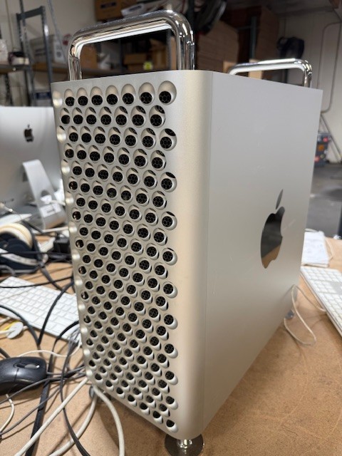 Macデスクトップ Apple Mac Pro 2019 Xeon 16core 96GB 4TB Apple Mac Pro 3.2GHz 16-Core Xeon W, 96GB RAM, 4TB SSD