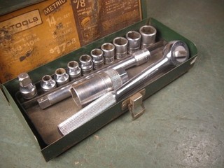 OLD USED VINTAGE MECHANICS TOOLS FINE S K METRIC SOCKET SET 3/8 DRIVE BOXED
