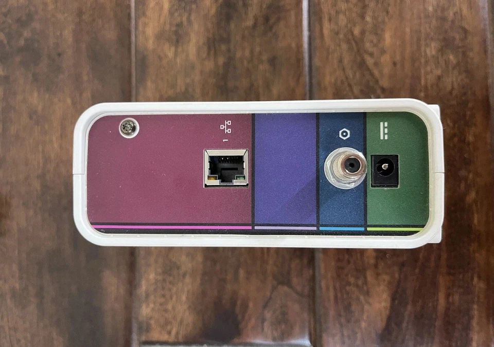 ARRIS SB6183 SURF board 16 x 4 686 Mbps DOCSIS Speed 3.0 Cable Modem White - Image 4 of 4