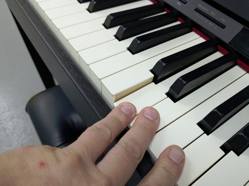 Roland HP506 Digital Piano in rosewood wooden action keys + stool Stock #25330 - Picture 12 of 21
