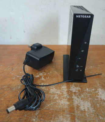 Netgear n300 WNR2000v5 4-Port 10/100 Wireless N WLAN Router + Netzteil schwarz funktionstüchtig