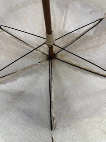 "Antiguo paraguas plegable victoriano de seda y madera como está 35"" de alto" - Imagen 14 de 16