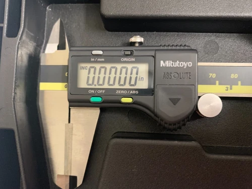 Mitutoyo 500-164-20 digital caliper 0-8" (carbide jaws)
