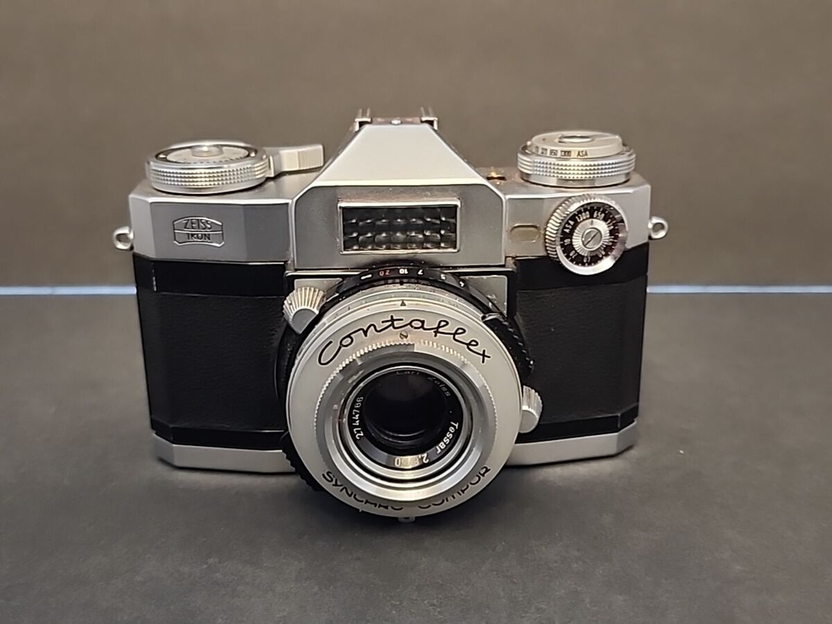 Zeiss Ikon Contaflex Synchro-Compur 2.8/50 SLR 35 mm With Zeiss Ikon Contaflex Synchro-Compur 2.8/50 SLR 35 mm With