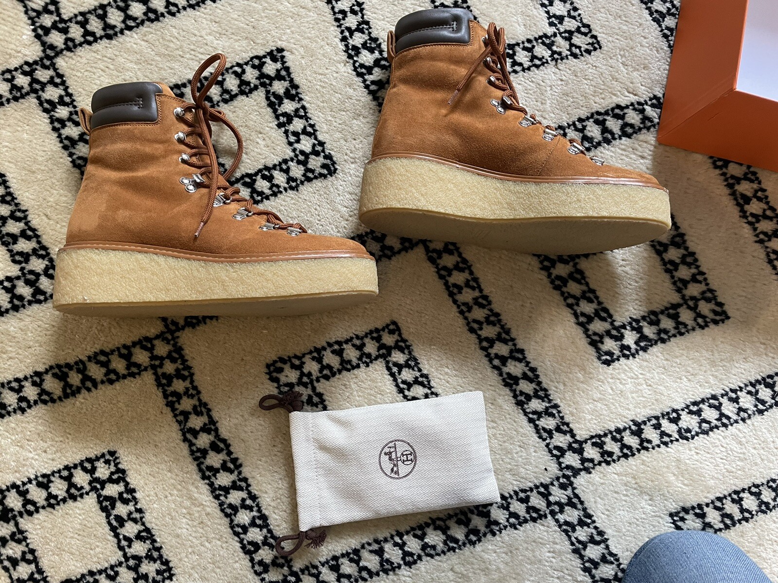 AUTHENTIC Hermes Shearling Lined Woman's Discovery Boot 37.5  SOLD OUT image 9