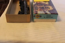 HO Scale Athearn, Single Dome Tank Car, Santa Fe, Black #100801 - 1574 Built