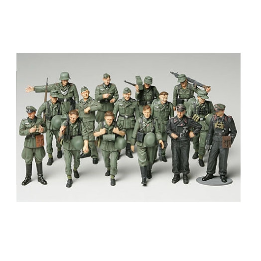 Tamiya 32530 WWII German Infantry on Manoeuvres Figures 1:48 Scale Kit
