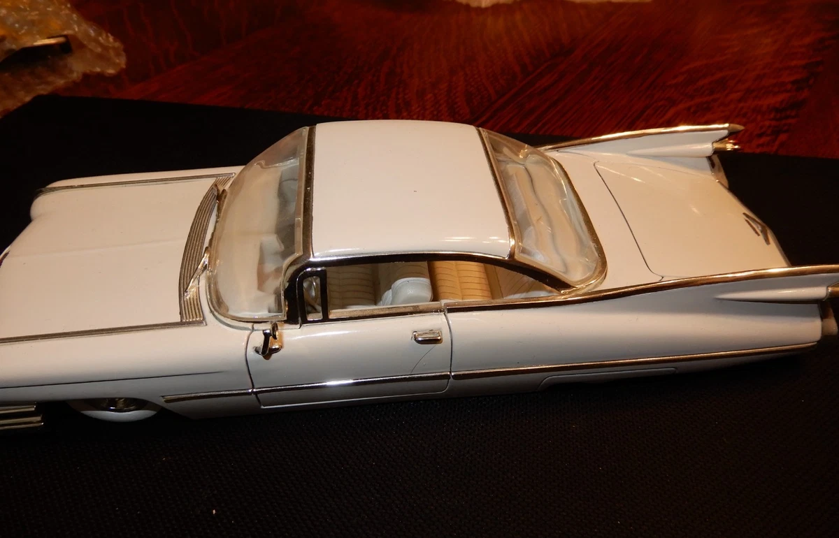 Jada Toys Cadillac 1:24 Diecast & Toy Vehicles for sale | eBay