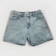 Vintage Levi s Mom Shorts Size 10 Light Wash 6 Inseam EUC