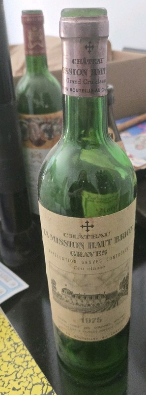 CHATEAU LA MISSION HAUT BRION, EMPTY, Rare1976 DOMAINE CRU CLASSE DE GRAVES