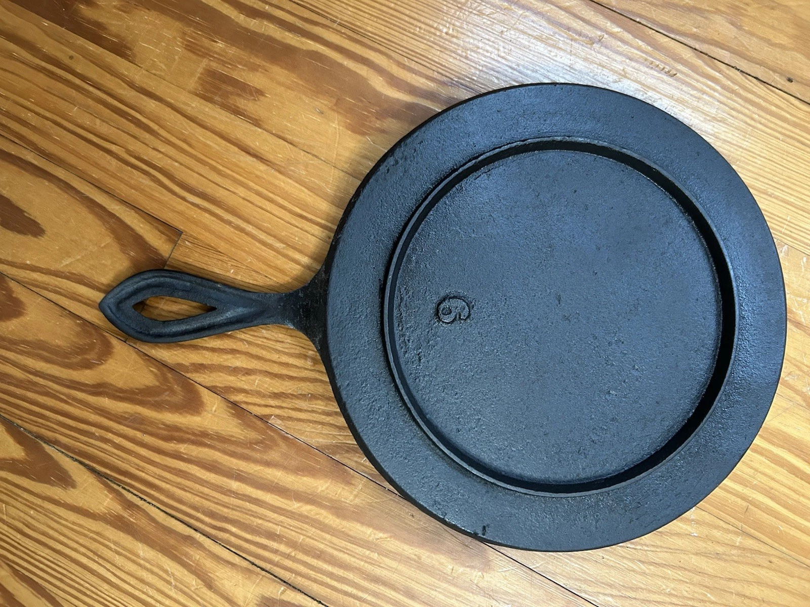 Vintage Cast Iron 6 Unmarked Round Griddle