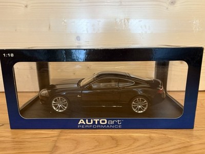 AutoArt Performance Jaguar XK-R Coupe 1/18