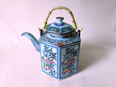 Vintage Porzellan Tee Kanne Porzellan Keramik Made in China 1,2 L. Top Zustand