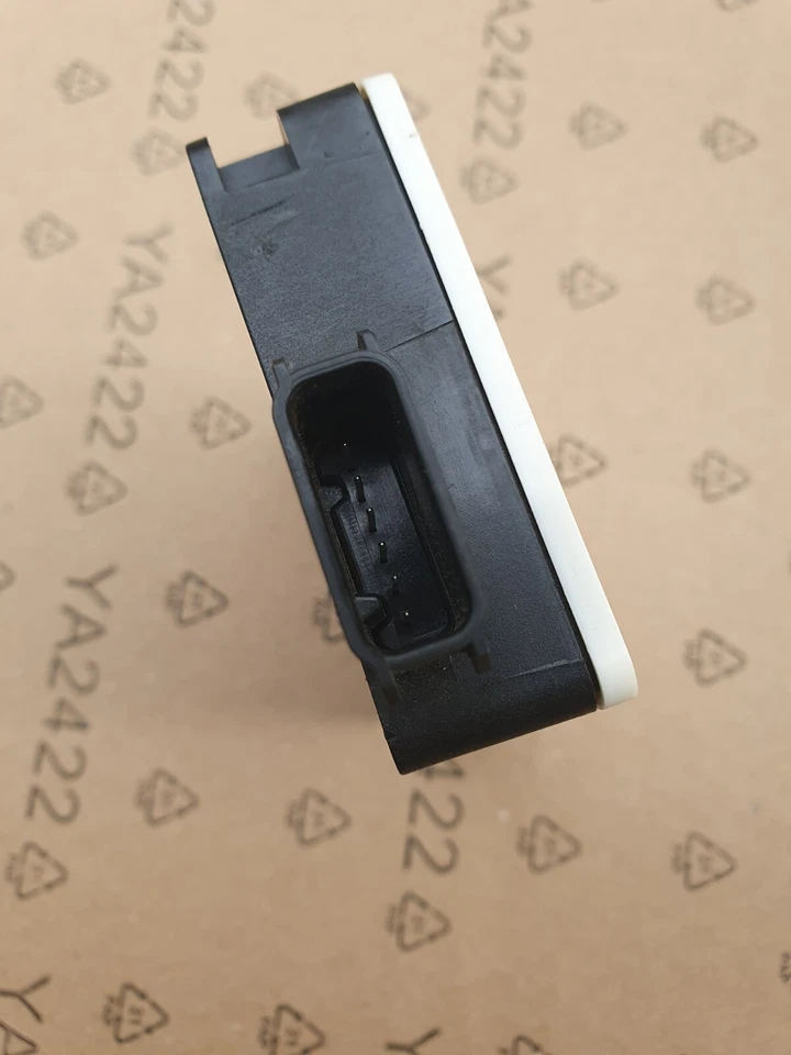 Sensore radar anteriore Mercedes A0009057405 ANGOLO MORTO W205 C218 CLS W166 ... - Immagine 3 di 3