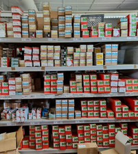 RESTPOSTEN 9kg Eisenwaren Schrauben Muttern Unterlegscheiben Dübel Handwerker