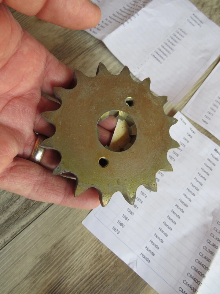 Piñón delantero PBI 16T Honda CB250 CB350 CB400 CB450 CJ250 CJ360 CM400 CM45 OM11 Foto 3 de 3