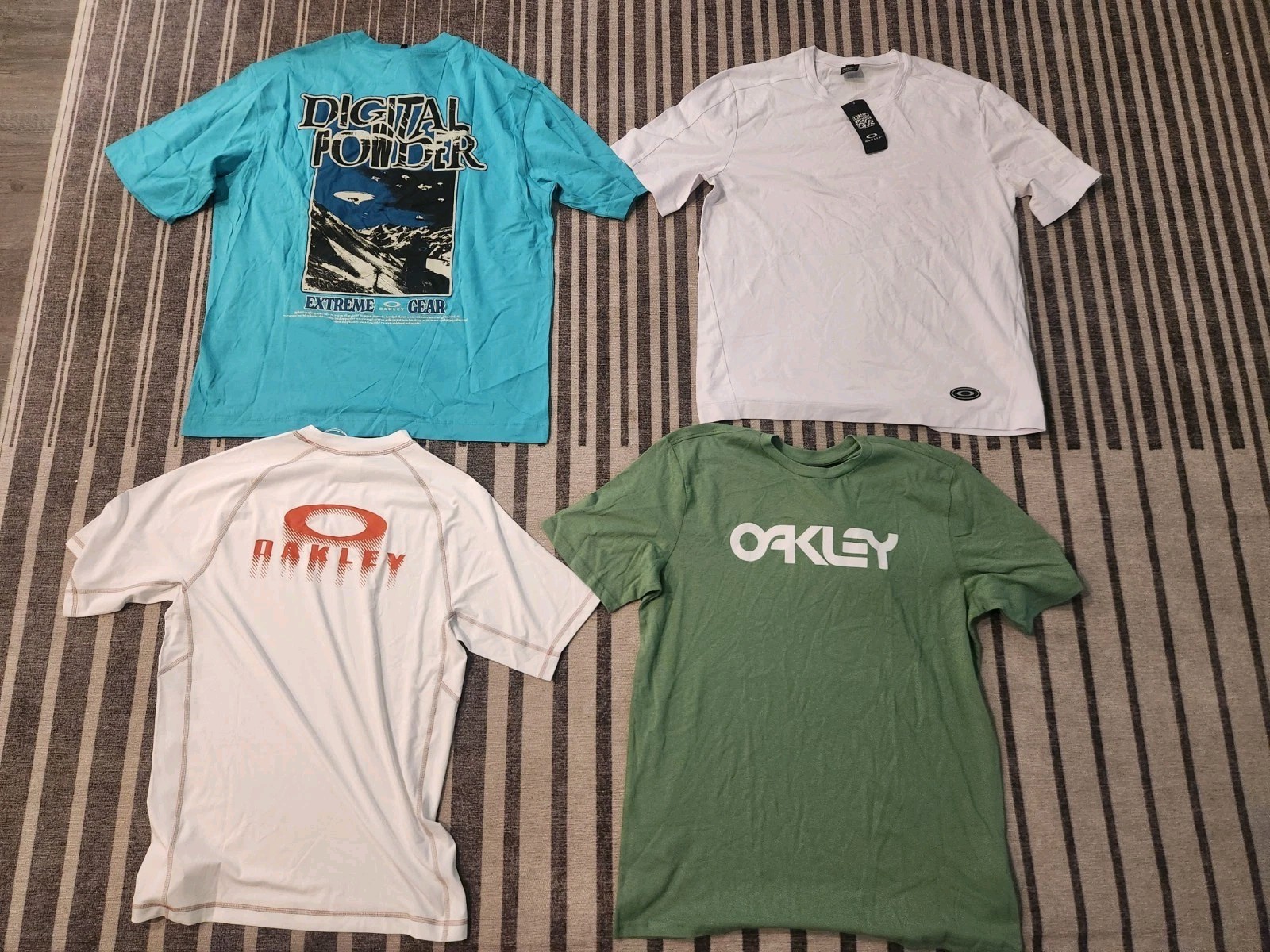 Lot of 4 Oakley Mens Large Shirts NWT - Performance Golf Tops & Graphic Tees L-image