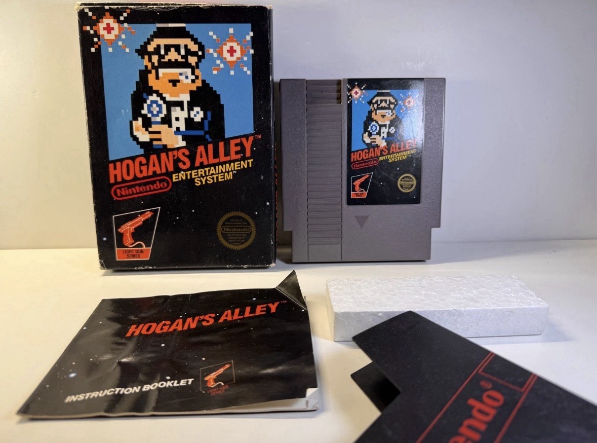 Hogan's Alley (Nintendo NES, 1985) Complete CIB PUNCH-TAB 5-SCREW