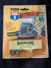 NEW ON THE CARD TYCO US-1 US1 BEKINS MOVING AND STORAGE BOX TRAILER