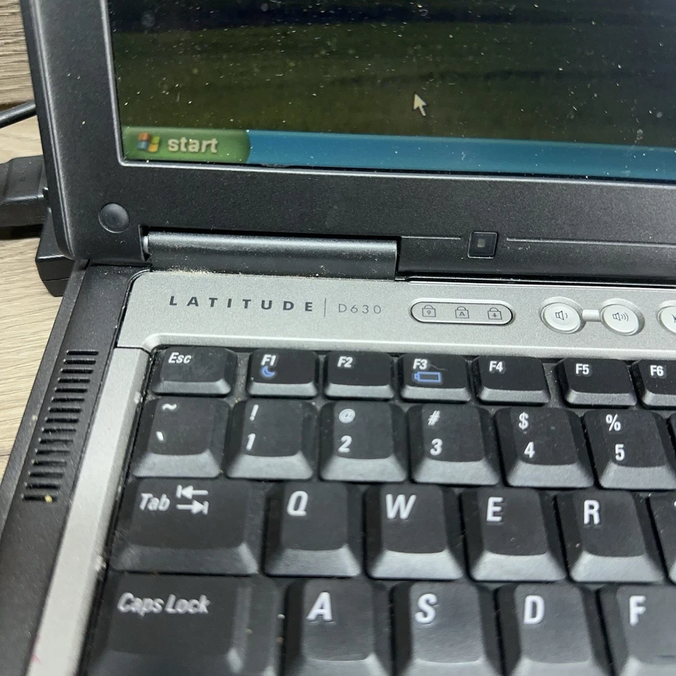 Laptop Dell D620 / 2,00 GHz / 4 GB / Windows XP / WIFI / DVD / ¡Muy rápida! RS232! Foto 3 de 4