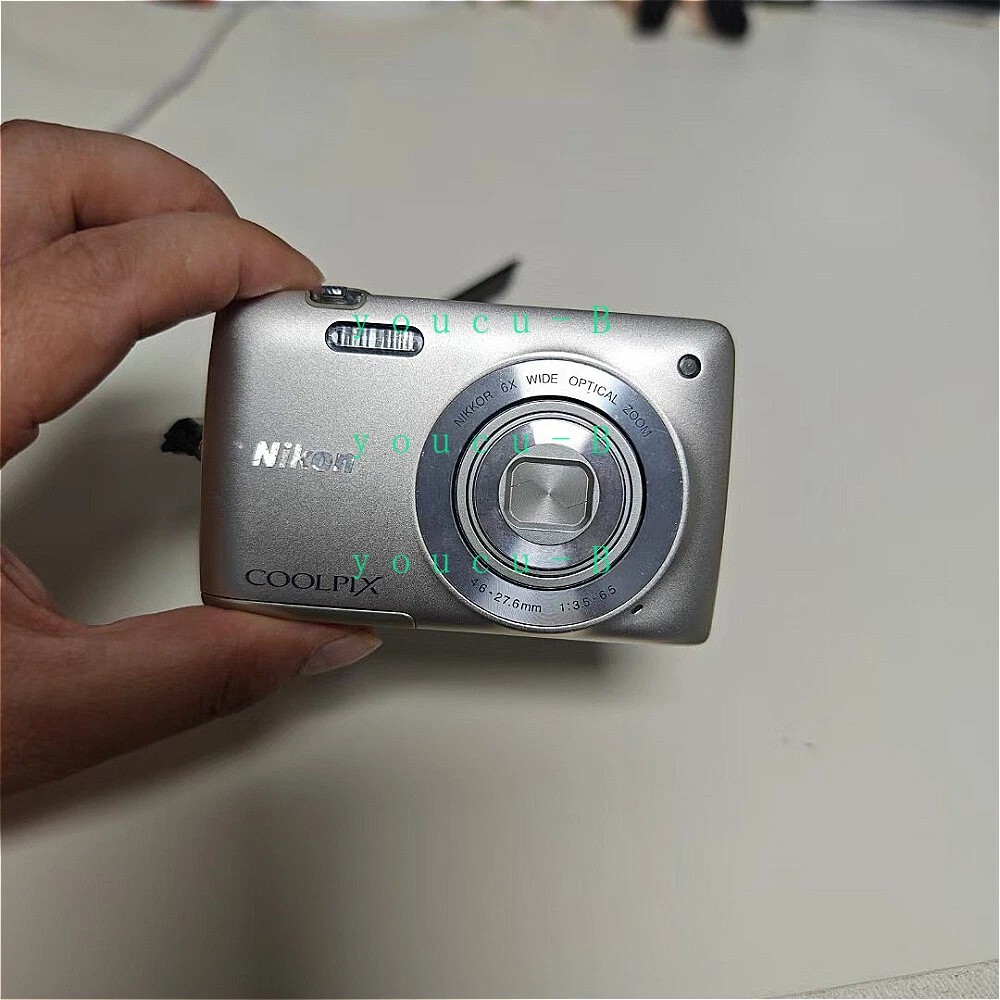 Nikon Coolpix S4200 16.0MP Touch Screen Digital Camera 6x Zoom
